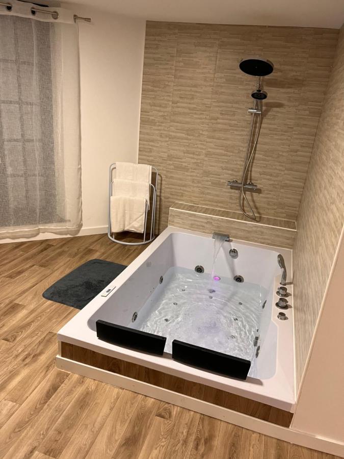 Hotel Magnifique Loft 35M2 Jacuzzi Rvb Night 1 Amiens Exterior foto