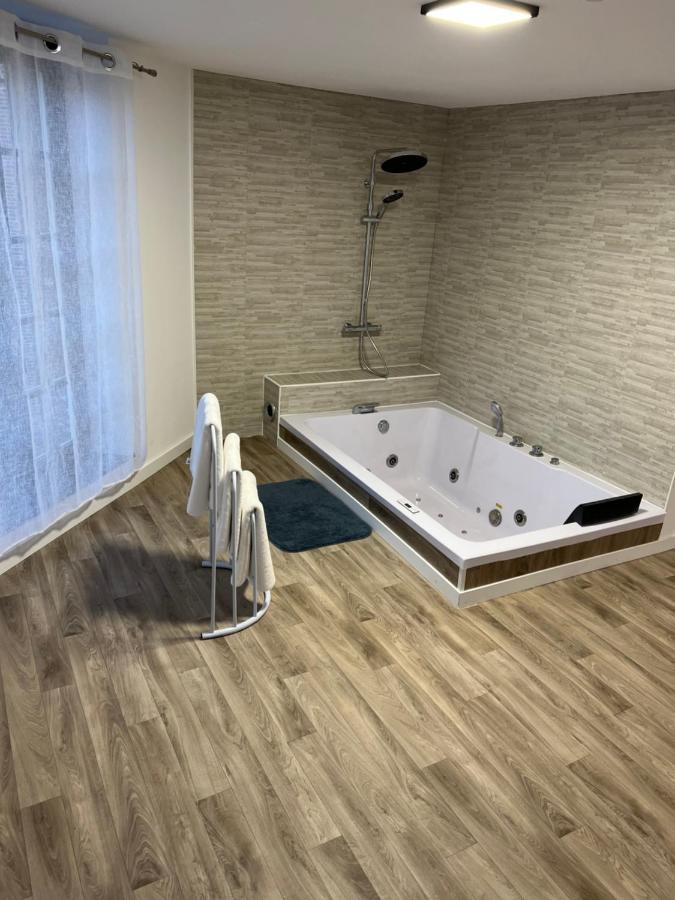 Hotel Magnifique Loft 35M2 Jacuzzi Rvb Night 1 Amiens Exterior foto