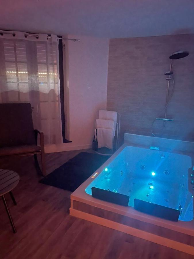 Hotel Magnifique Loft 35M2 Jacuzzi Rvb Night 1 Amiens Exterior foto